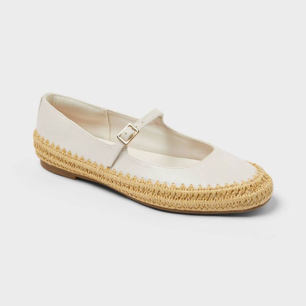 Women’s Bea Flats with Memory Foam Insole - Universal Thread 9.5 Cream